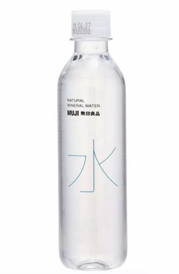 無(wú)印良品瓶裝水召回事件 59萬(wàn)瓶疑含致癌物，日常飲水安全引關(guān)注